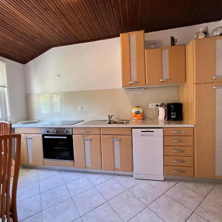 Haus Zdenka * Rab Town