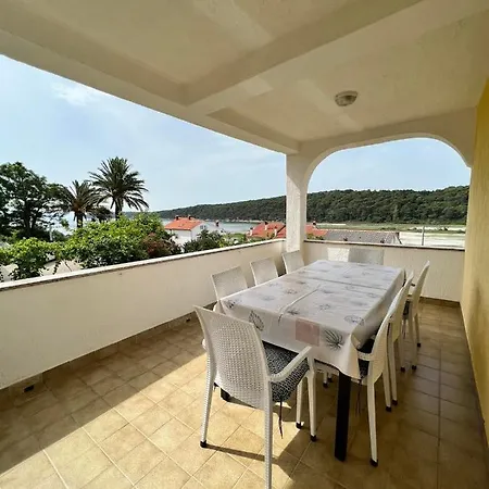 Apartment Haus Zdenka Rab Town