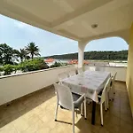 Apartament Haus Zdenka Rab Town