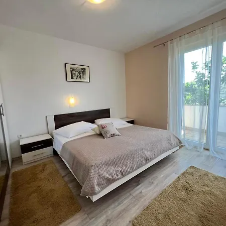 Apartament Haus Zdenka Rab Town