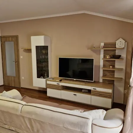 Haus Zdenka 아파트 라브