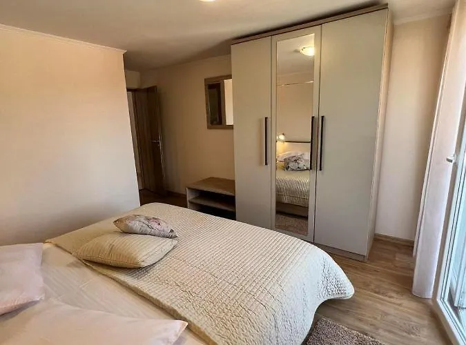 Haus Zdenka * Rab Town