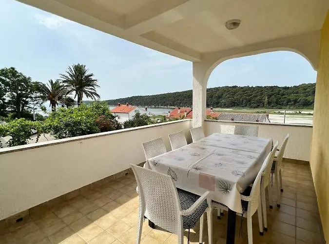 Apartament Haus Zdenka Rab Town